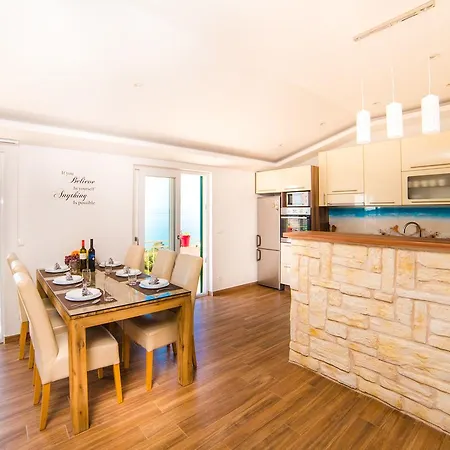 Apartment Adriatic Apartment Makarska