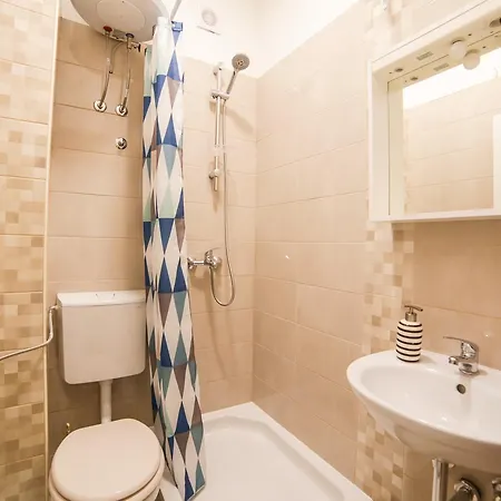 Daire Adriatic Apartment Makarska *
