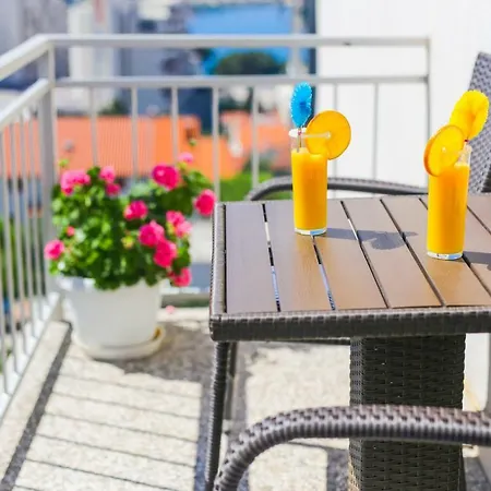 Daire Adriatic Apartment Makarska *