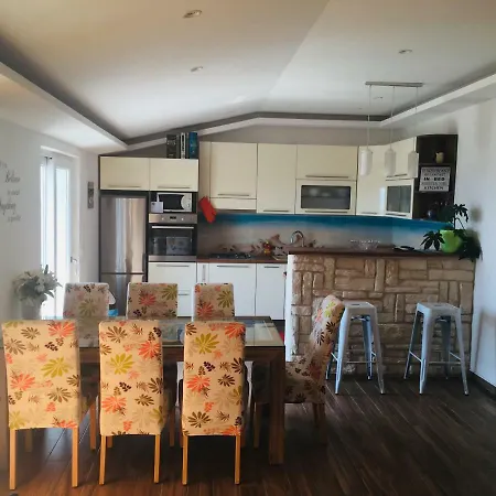 Adriatic Apartment Makarska Daire *
